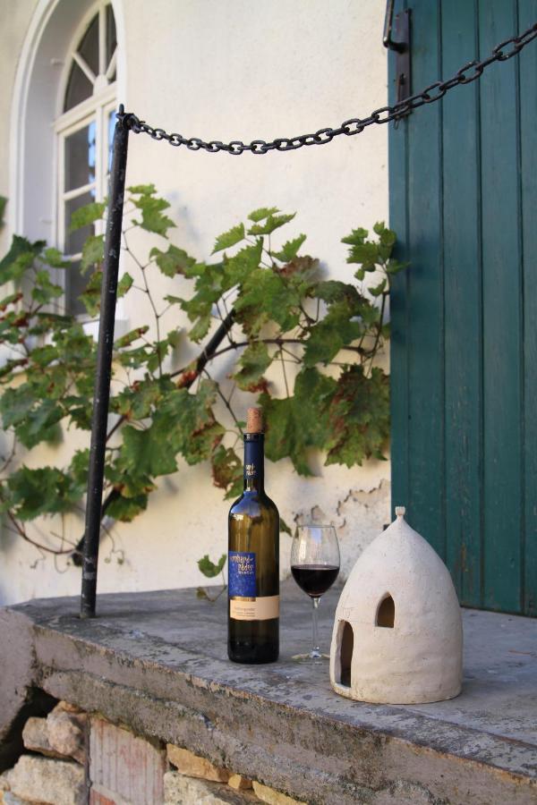 Bio-Weingut, Gaestehaus Und Kraeuterhof Flomborn Εξωτερικό φωτογραφία